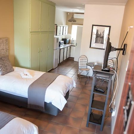 פוצ'פסטרום Melrose Place Guestrooms מראה חיצוני תמונה